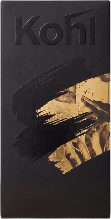 Kohl Pure Noir Smudge bar, 150 g: flat sleeve with a painted gold smudge window