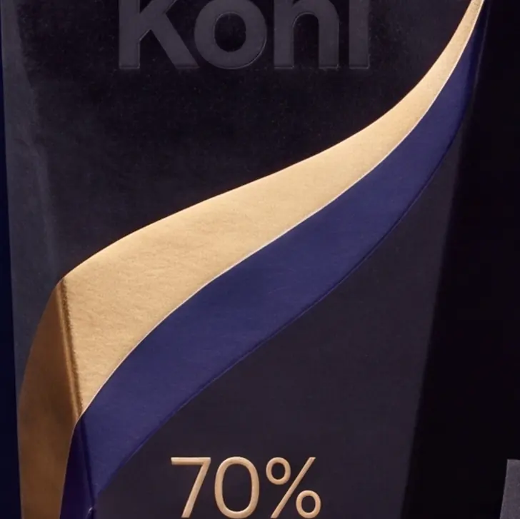 Detail of the Dusk foil swoosh and shade number
